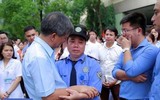 Lần đầu tiên trong ngành Y Việt Nam, lãnh đạo nghỉ hưu cả viện khóc