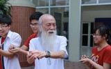 Những hình ảnh giản dị của người thầy được hơn 3000 học sinh hát tặng