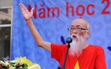 Những hình ảnh giản dị của người thầy được hơn 3000 học sinh hát tặng