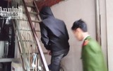 Cận cảnh đạo chích trèo tường, chui song sắt, đột nhập nhà dân 