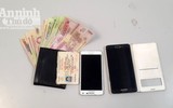 Cận cảnh đạo chích trèo tường, chui song sắt, đột nhập nhà dân 