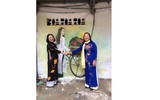 Khu tập thể cũ Hà Nội bất ngờ 'biến thành' làng trồng húng Láng nức tiếng một thời