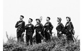Ngắm bộ ảnh kỷ yếu siêu chất của học sinh lớp 12 hóa thân thành 