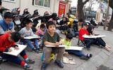 Kéo trẻ nhỏ rời xa màn hình smartphone, ra phố vẽ ký họa bốn mùa Hà Nội