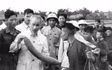 [ẢNH] Sống trong không khí thi đua ái quốc sôi nổi thời kháng chiến