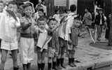 [ẢNH] Những bức hình không thể lãng quên về Ngày Giải phóng Thủ đô cách đây 64 năm