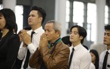 [ẢNH] Nghệ sỹ Việt thương tiếc đưa tiễn NSND Anh Tú về nơi yên giấc ngàn thu