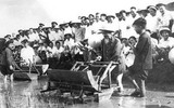 [Ảnh] Xúc động những bức ảnh đời thường về Chủ tịch Hồ Chí Minh