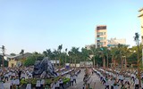 [Ảnh] Màn nhảy Flashmod sôi động của 600 sinh viên và giảng viên, kêu gọi giảm rác thải nhựa dùng một lần