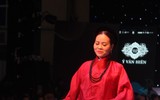 [Ảnh] NSND Thu Hà, NSƯT Chiều Xuân: Vẻ đẹp không tuổi trên sàn diễn cổ phục triều Nguyễn