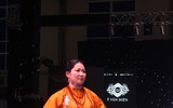 [Ảnh] NSND Thu Hà, NSƯT Chiều Xuân: Vẻ đẹp không tuổi trên sàn diễn cổ phục triều Nguyễn