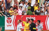 Chùm ảnh: Nam Định lên V-League, sân Thiên Trường mở hội bằng pháo sáng