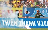 Chùm ảnh: Nam Định lên V-League, sân Thiên Trường mở hội bằng pháo sáng