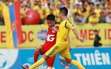 Chùm ảnh: Nam Định lên V-League, sân Thiên Trường mở hội bằng pháo sáng
