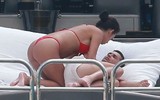 [Ảnh] Ronaldo và bồ xinh phơi mình hưởng gió biển trên du thuyền siêu sang