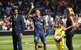 [Ảnh] Neymar ra mắt fans như ông hoàng, hoành tráng nhất lịch sử bóng đá Pháp