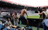 [Ảnh] Neymar ra mắt fans như ông hoàng, hoành tráng nhất lịch sử bóng đá Pháp
