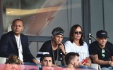 [Ảnh] Neymar ra mắt fans như ông hoàng, hoành tráng nhất lịch sử bóng đá Pháp