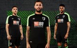 Ngắm áo đấu tuyệt đẹp của tất cả 20 CLB Ngoại hạng Anh mùa giải 2017/18