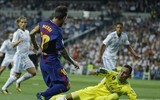 Messi kiệt quệ, không ngăn nổi 