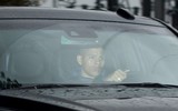 [ẢNH] Ibra, Lukaku và dàn sao M.U lạnh lùng đến sân tập, chờ đại chiến Liverpool