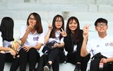 Muôn cảm xúc đáng yêu của các CĐV trên khán đài bóng đá học sinh Hà Nội