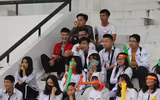 Muôn cảm xúc đáng yêu của các CĐV trên khán đài bóng đá học sinh Hà Nội