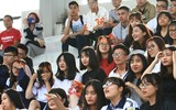 Muôn cảm xúc đáng yêu của các CĐV trên khán đài bóng đá học sinh Hà Nội
