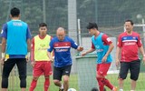 [ẢNH] Căng thẳng buổi tập đầu tiên của ĐT Việt Nam với HLV Park Hang-seo