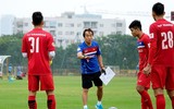 [ẢNH] Căng thẳng buổi tập đầu tiên của ĐT Việt Nam với HLV Park Hang-seo