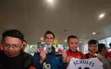 Chùm ảnh Giggs và Scholes đến Hà Nội trong sự chào đón nồng nhiệt của fan M.U