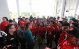 Chùm ảnh Giggs và Scholes đến Hà Nội trong sự chào đón nồng nhiệt của fan M.U
