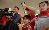 Chùm ảnh Giggs và Scholes đến Hà Nội trong sự chào đón nồng nhiệt của fan M.U