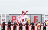 Giggs và Scholes thích thú xem đội trẻ PVF đánh bại mầm non giải Ngoại hạng Anh