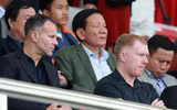 Giggs và Scholes thích thú xem đội trẻ PVF đánh bại mầm non giải Ngoại hạng Anh