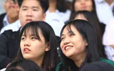 Những CĐV cuồng nhiệt và đáng yêu nhất từng thắp lửa khán đài sân Tây Hồ