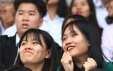Những CĐV cuồng nhiệt và đáng yêu nhất từng thắp lửa khán đài sân Tây Hồ