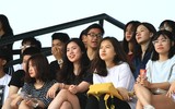 Những CĐV cuồng nhiệt và đáng yêu nhất từng thắp lửa khán đài sân Tây Hồ