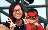 Những CĐV cuồng nhiệt và đáng yêu nhất từng thắp lửa khán đài sân Tây Hồ