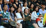 Những CĐV cuồng nhiệt và đáng yêu nhất từng thắp lửa khán đài sân Tây Hồ