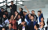 Những CĐV cuồng nhiệt và đáng yêu nhất từng thắp lửa khán đài sân Tây Hồ