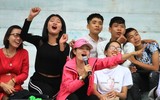 Những CĐV cuồng nhiệt và đáng yêu nhất từng thắp lửa khán đài sân Tây Hồ