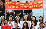 Những CĐV cuồng nhiệt và đáng yêu nhất từng thắp lửa khán đài sân Tây Hồ