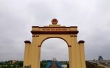 [ẢNH] Nghẹn ngào bước trên cây cầu từng chia cắt 2 miền đất nước