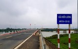 [ẢNH] Nghẹn ngào bước trên cây cầu từng chia cắt 2 miền đất nước