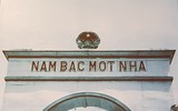 [ẢNH] Nghẹn ngào bước trên cây cầu từng chia cắt 2 miền đất nước