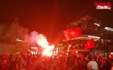 [ẢNH] Hân hoan ngập tràn phố phường Hà Nội trong đêm U23 Việt Nam lập kỳ tích