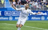 [ẢNH] Ronaldo khoái chí cùng bồ xinh cưỡi trực thăng, du hí núi tuyết