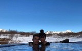 [ẢNH] Ronaldo khoái chí cùng bồ xinh cưỡi trực thăng, du hí núi tuyết