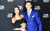 [ẢNH] Ronaldo khoái chí cùng bồ xinh cưỡi trực thăng, du hí núi tuyết